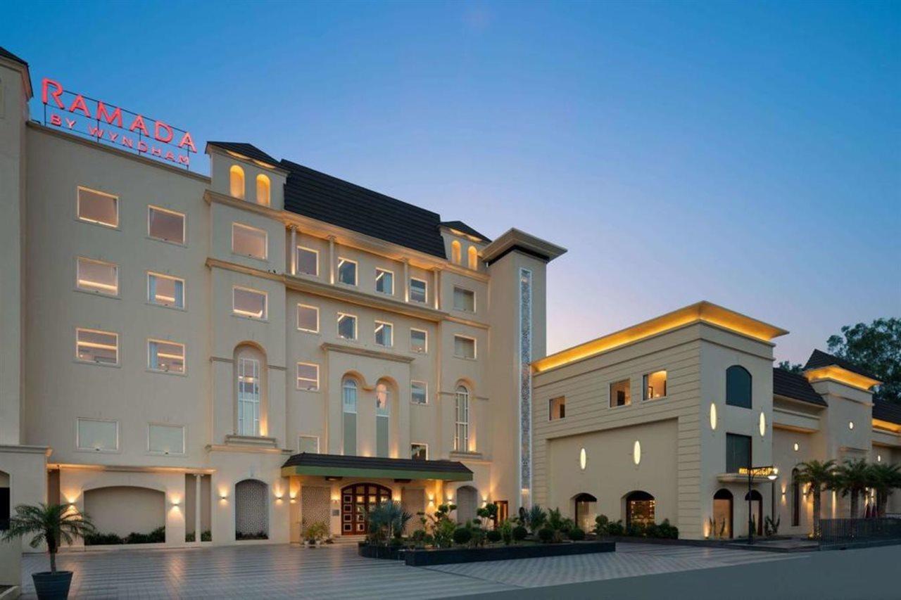 Ramada By Wyndham Kapurthala Hotel Exterior photo