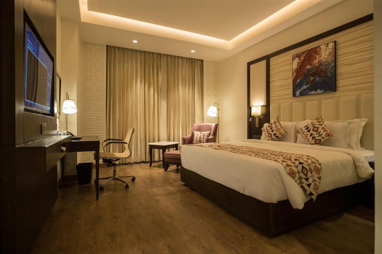 Ramada By Wyndham Kapurthala Hotel Exterior photo