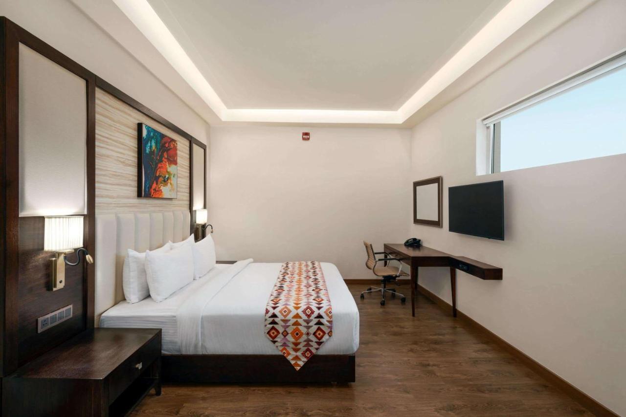 Ramada By Wyndham Kapurthala Hotel Exterior photo